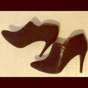 Black leather boots size 7